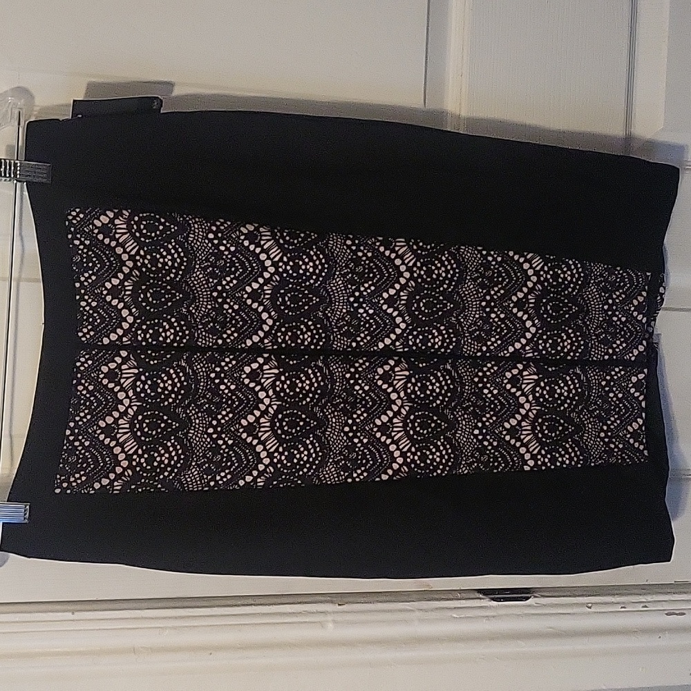 NWT Mossimo Lace Detail  Pencil Skirt